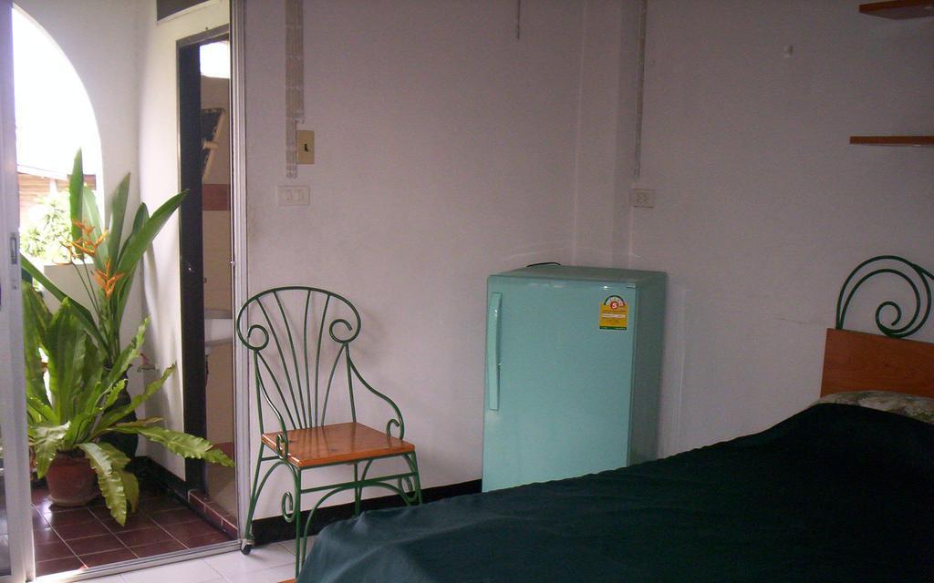 Baankhunmae Apartment Банкок Екстериор снимка