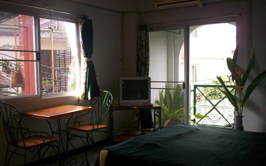 Baankhunmae Apartment Банкок Екстериор снимка