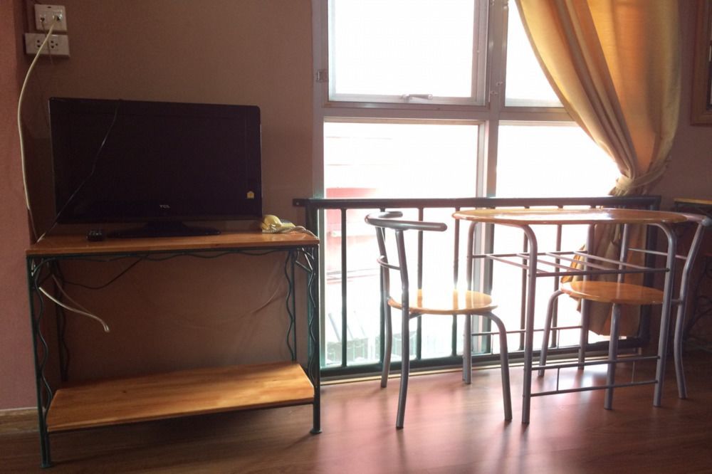 Baankhunmae Apartment Банкок Екстериор снимка